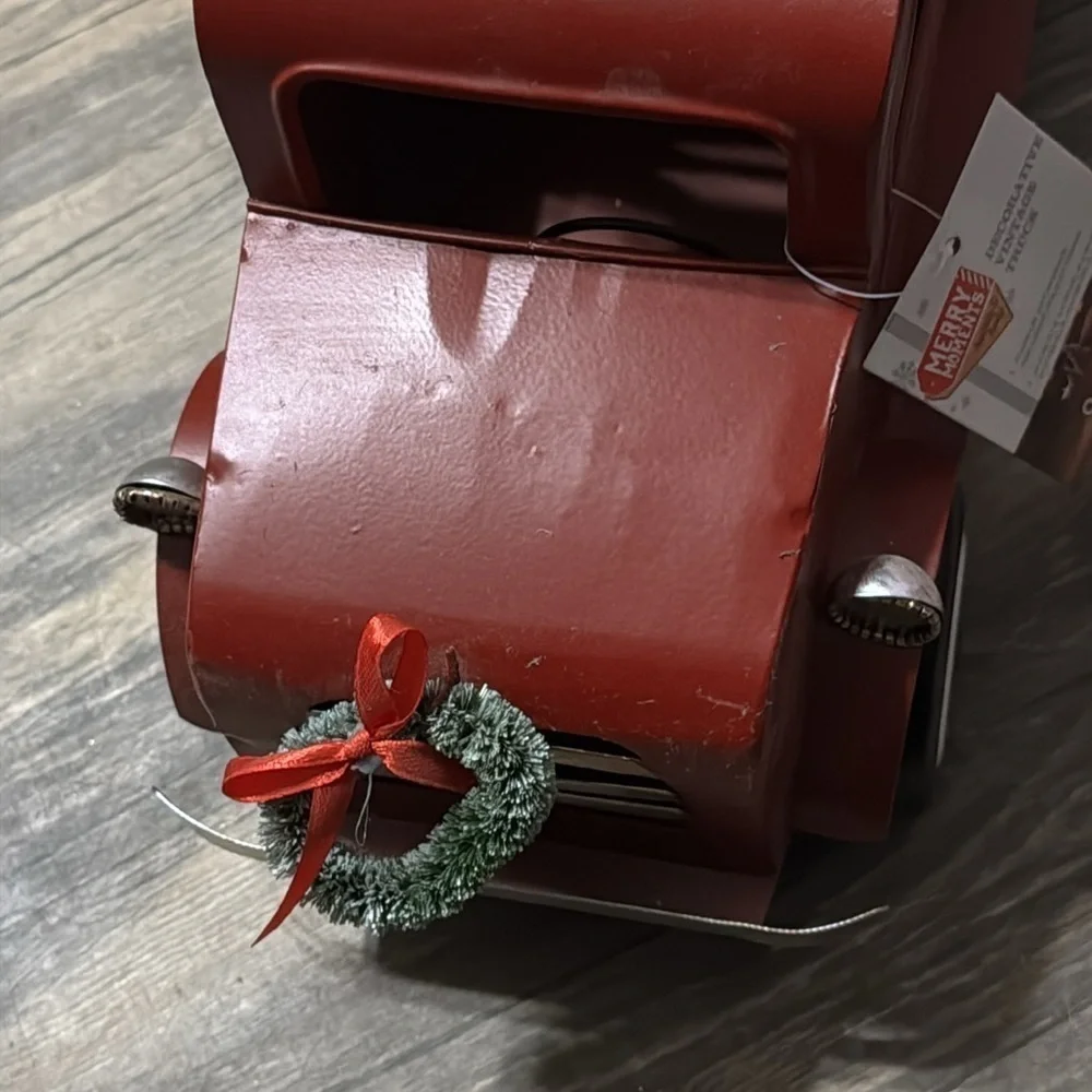 Merry Moments Red Vintage Decor with Christmas Tree Decor Holiday Charm